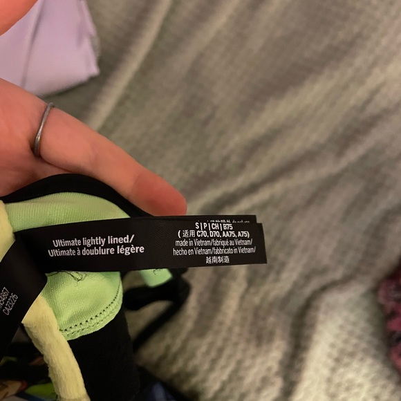 pink sports bra - Picture 3 of 3